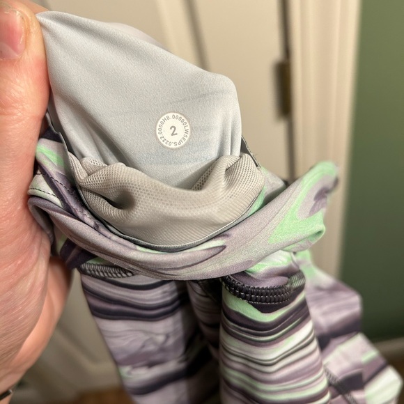 Lululemon Base pace high rise tight 25” length - size 2 - Picture 5 of 5